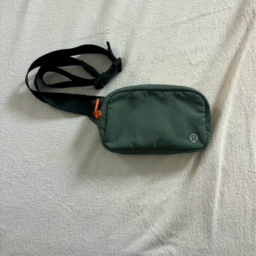 Lululemon crossbody